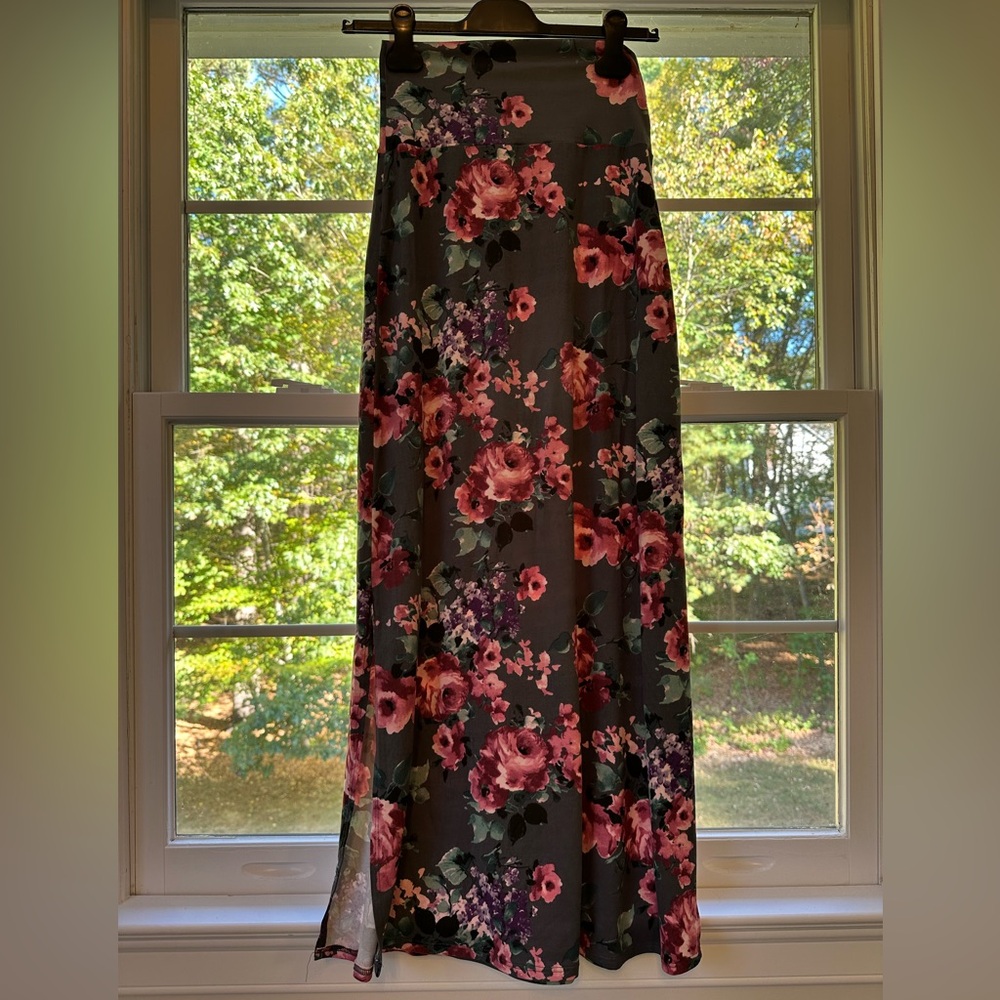 Agnes & Dora Floral Maxi Skirt - Gray, Green & Pink Like New